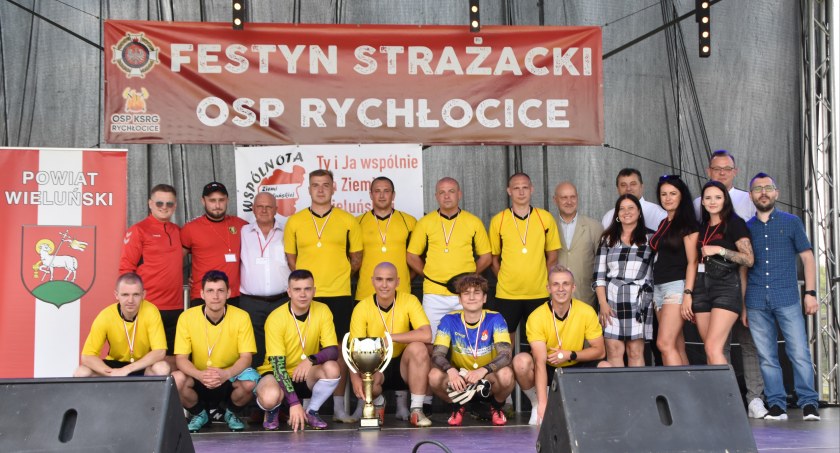 Festyn strażacki i II turniej piłki nożnej w Rychłocicach - oddają hołd koledze i działaczowi 