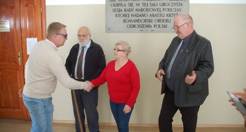 Nie będzie referendum. Okrasa zostaje