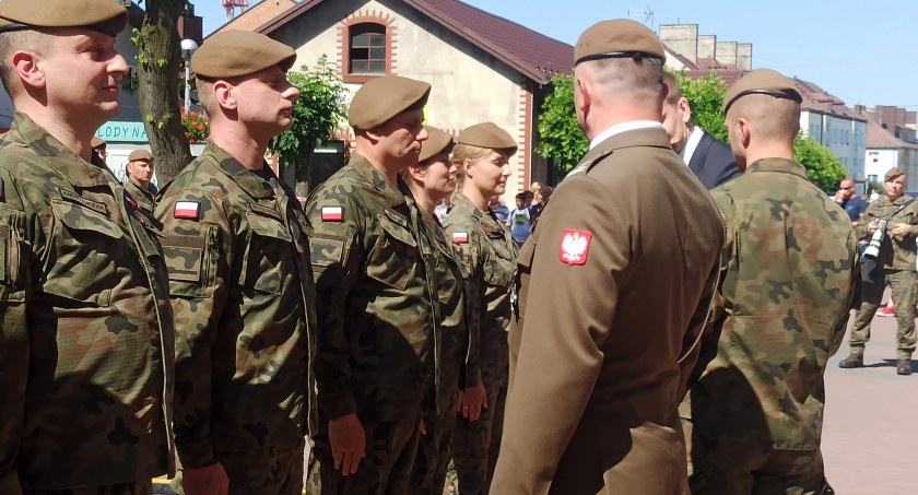 64 terytorialsów zaprzysiężonych - uroczystość odbyła się w Pajęcznie