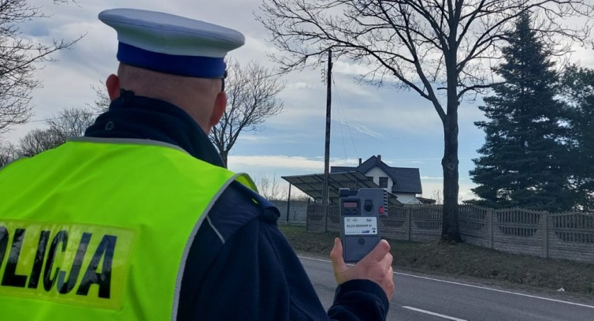 Kierował bez uprawnień i pod wpływem alkoholu 