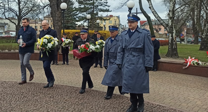 Postanowił lansować tezę Macierewicza
