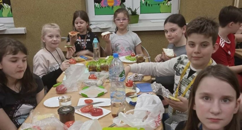 Spędzili noc w szkole