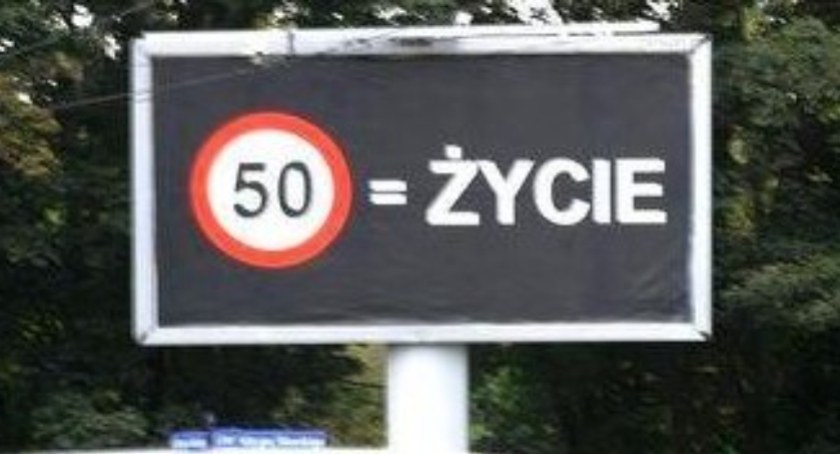 Rozbił auto i zarobił mandat