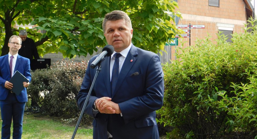 Burmistrz beknie za umowę z kancelarią prawną?