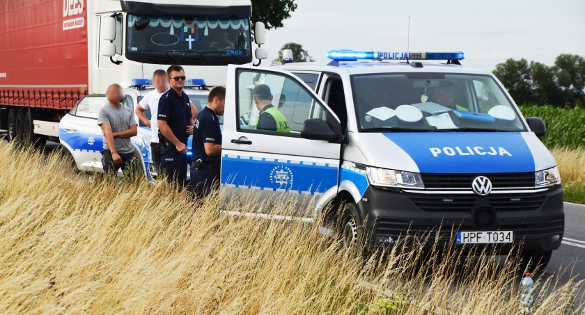 Kierowca samochodu potrącił rowerzystę - obaj pod wpływem alkoholu