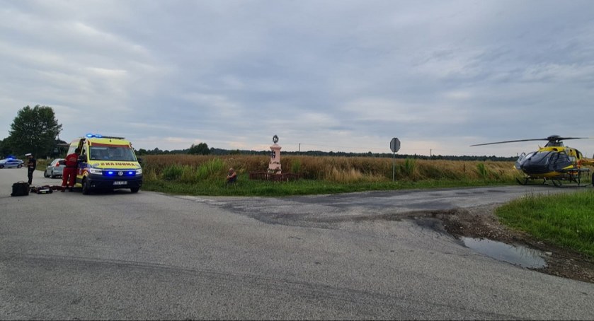 Śmiertelny wypadek pod Radomskiem - rowerzysta zginął pod kołami samochodu 