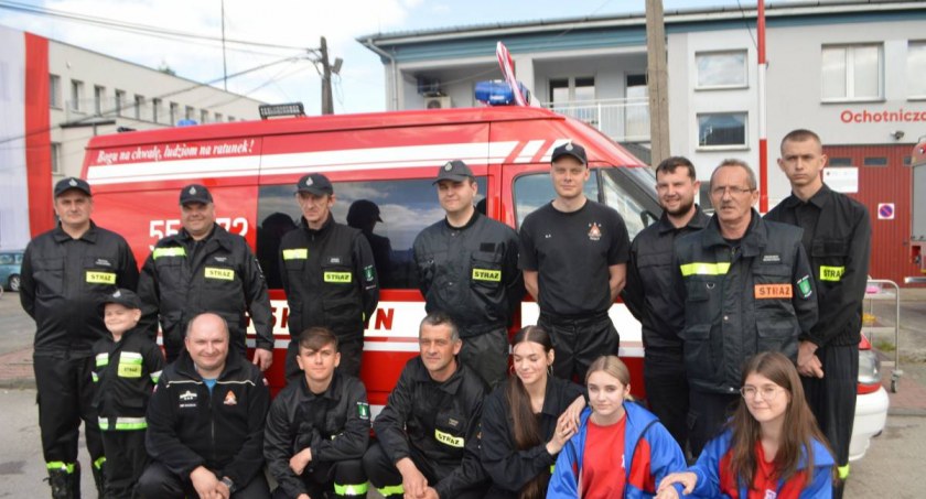 Druhowie ze Skomlina kupili samochód - na Dzień Strażaka zafundowali sobie forda