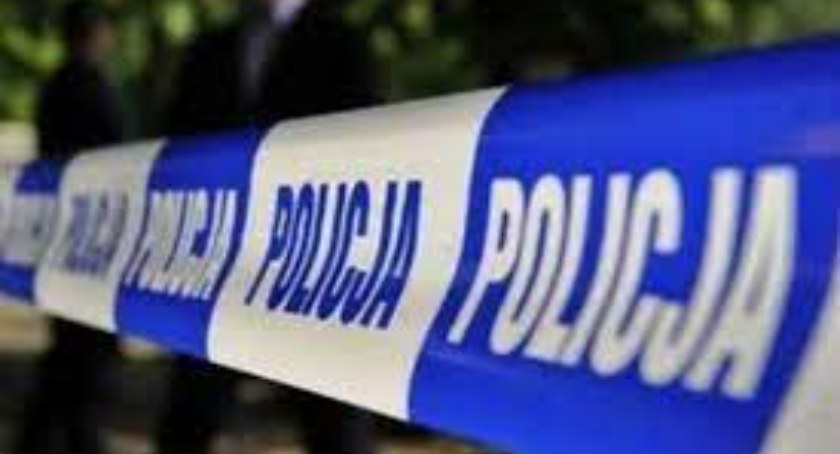 Tragiczny wypadek pod Łowiczem - motocyklista uderzył w pojazd do transportu drewna