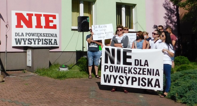 Śmieciowy gigant nie odpuszcza