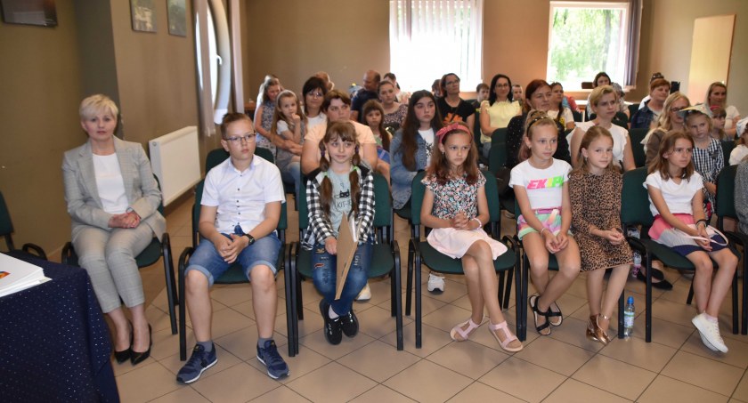 Konopnicką opanowali ,,śpiewająco”