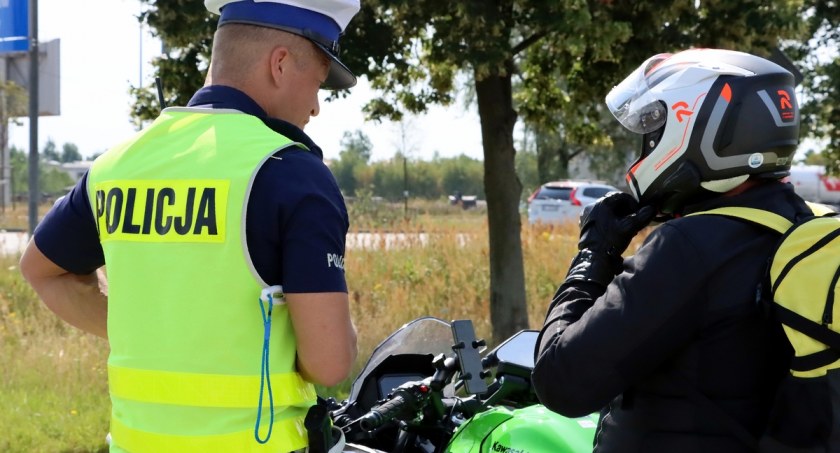 Motocyklowe podróże - policja apeluje o rozsądek i bezpieczną jazdę