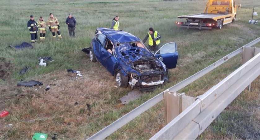 Śmiertelny wypadek w środku nocy. Nie żyje 24-latek