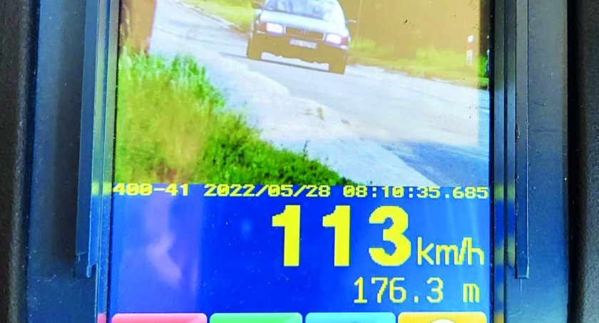 Jechał 113 km/h w terenie zabudowanym