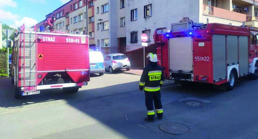 Ewakuowali 9 lokatorów 