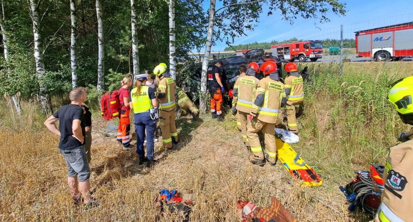 Wypadek na trasie S8 - dwie osoby w szpitalu