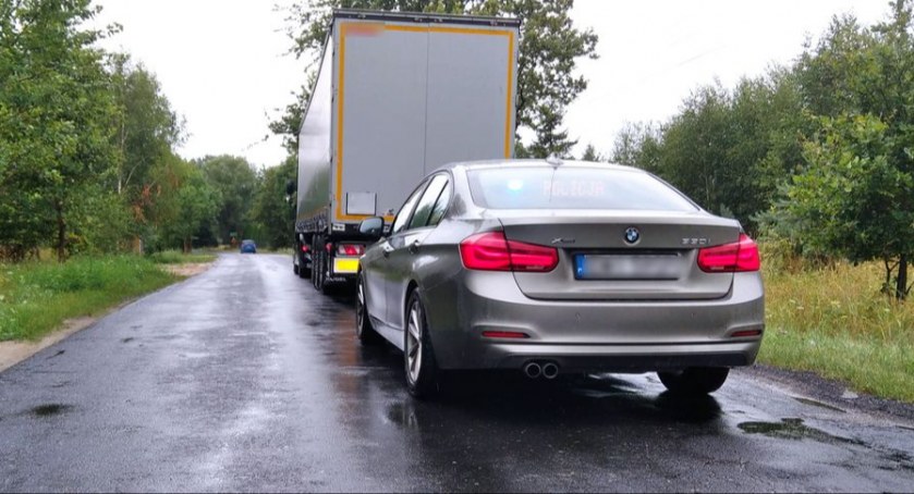 Policyjne kontrole na terenie powiatu wieluńskiego - sprawdzają ciężar pojazdów