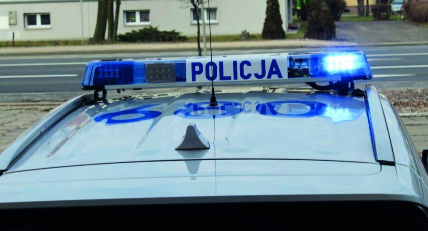 Starsza kobieta potrącona na pasach