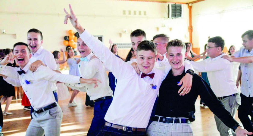 Bal ósmych klas. Na parkiecie się działo