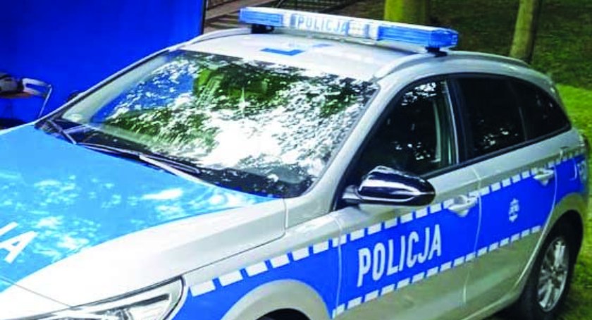 Latarnia stanęła mu na  drodze