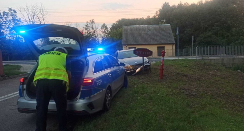 Zniszczył dwa znaki i próbował uciec 