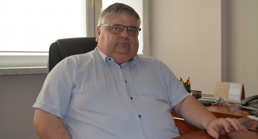 Więcej uchodźców z gminy wyjeżdża, niż wjeżdża 