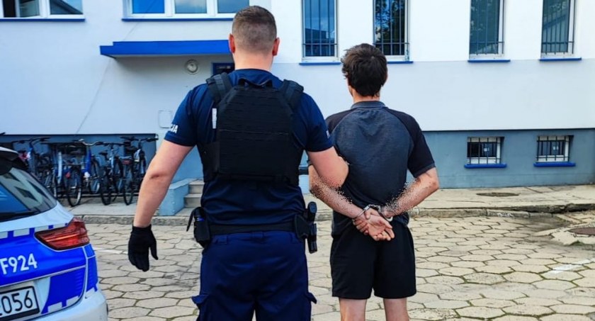 Ukradł towar ze sklepu i szarpał się z ekspedientką - mężczyzna został już zatrzymany 
