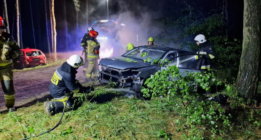 Nocne działania przy wypadkach - strażacy przechodzili szkolenie