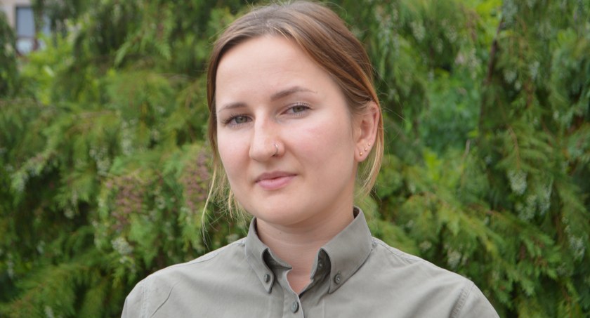 Lubisz czuć adrenalinę? Zanocuj w lesie 