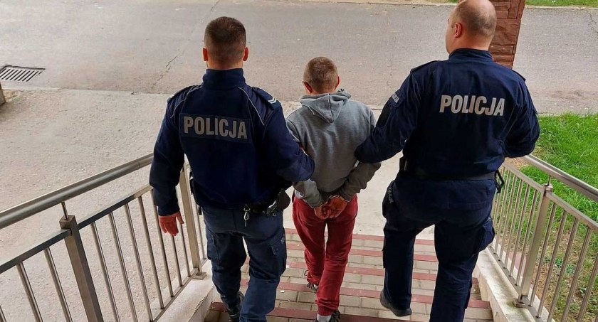 Podpalacze zatrzymani. Grozi im 10 lat za kratami