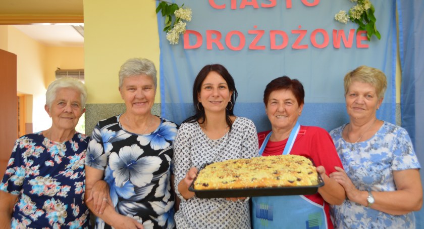 Chcesz zabłysnąć drożdżowcem palce lizać? Skorzystaj z przepisu gospodyń ze Słupska 