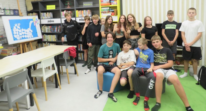 Nocne atrakcje dla dzieci i młodzieży - spędzili kilka godzin w bibliotece 