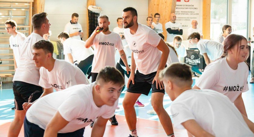 Znani sportowcy w placówce powiatu