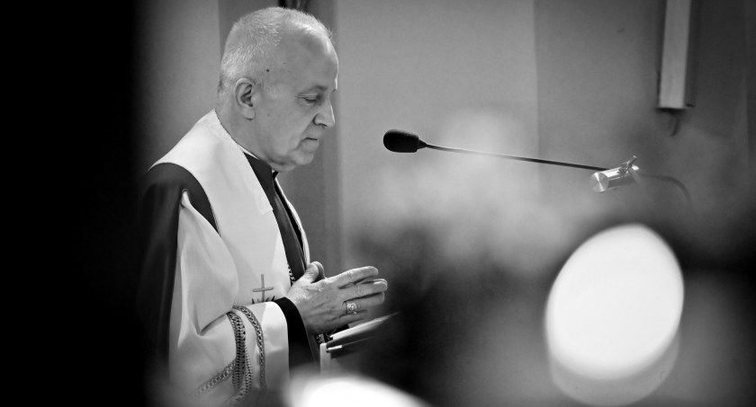 Sieradzanie w żałobie - nagła śmierć księdza poruszyła wiernych