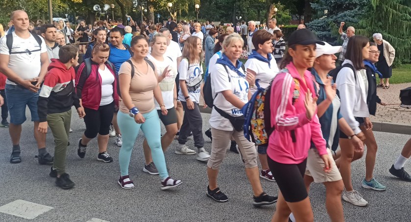 Wieluńska pielgrzymka po raz 160 wyruszyła na Jasną Górę 