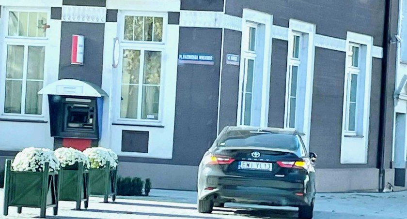 Równi i równiejsi… Czy burmistrzowi wolno więcej?
