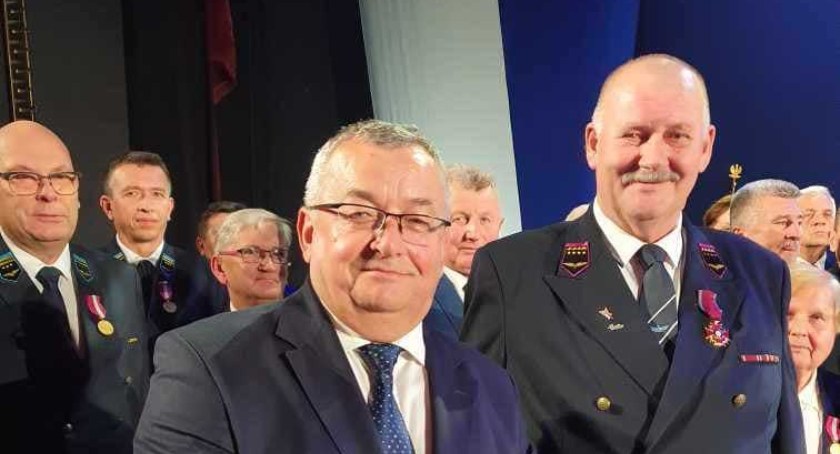 Kolejarz z Wielunia odznaczony Złotym Krzyżem Zasługi