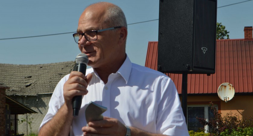 Małe światełko dla chodnika przy ulicy Olewińskiej 