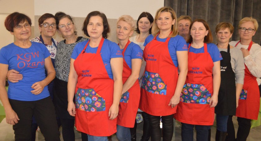 Panie z koła gospodyń pamiętają o najstarszych 
