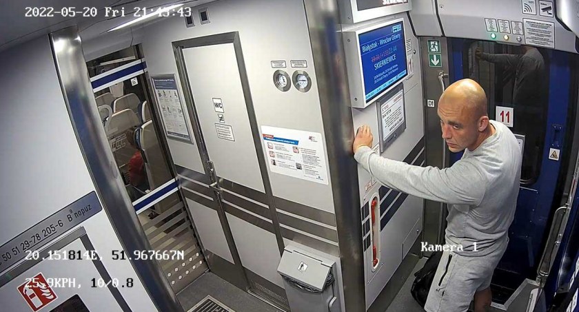 Okradł śpiącego pasażera
