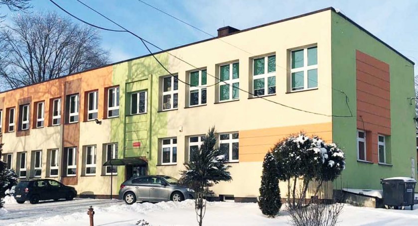 Los szkoły wisi na włosku
