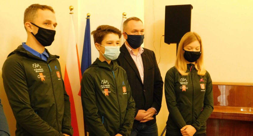 Wróci wyścig o „kapelusz wuja”?