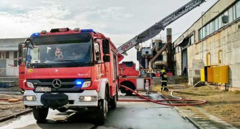 Pożar w lakierni. W akcji 14 zastępów straży