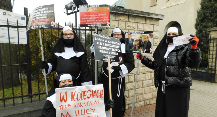 Od wieluńskich bezdomnych, żuli i tępych dzid. Rydzyk nie przyjechał