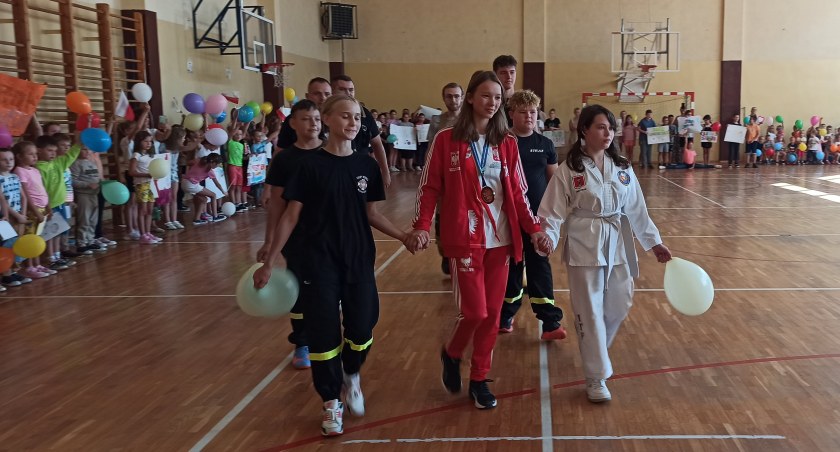 Mokrsko przywitało złotą medalistkę - brawo Sandra Wyrembak