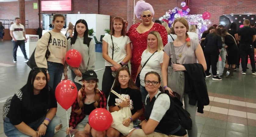 Gospodynie ze Skrzynna podglądały profesjonalistów od piękna
