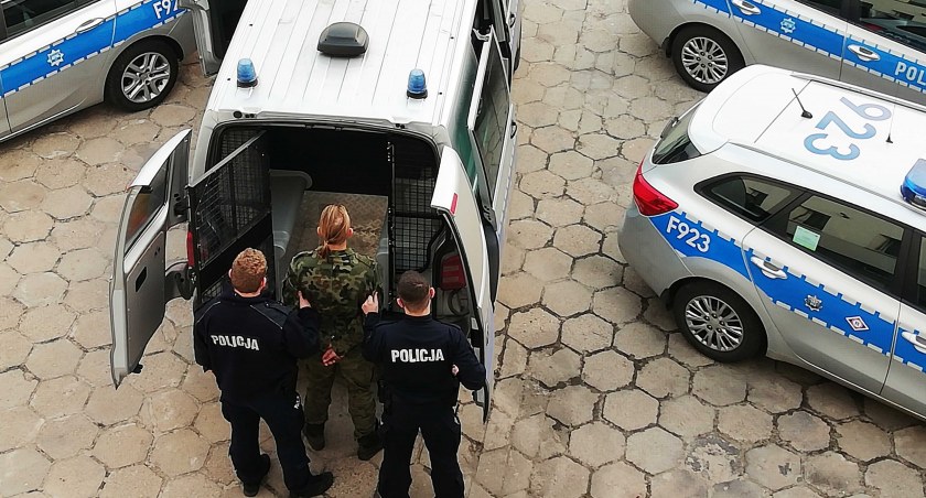 Zaatakował pracujących w lesie