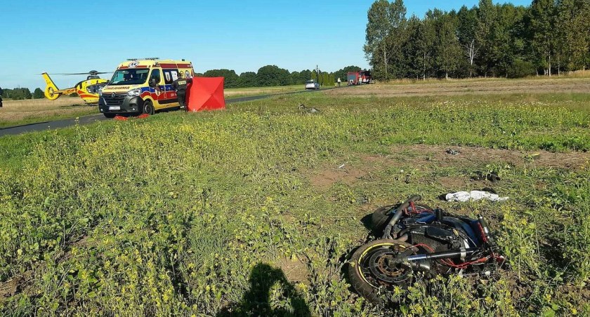 Tragiczny poranek. 29-letni motocyklista wypadł z drogi