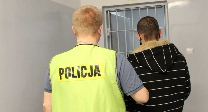 Podpalili auto sąsiadki