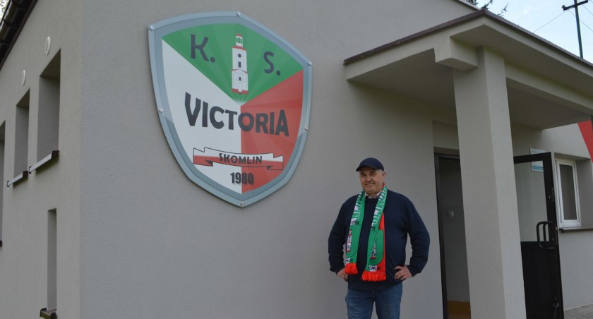 Na klubowym budynku jest już herb 