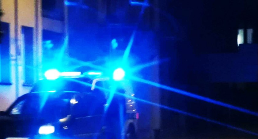 Dzisiejszej nocy spod bloku w Wieluniu skradziono samochód
